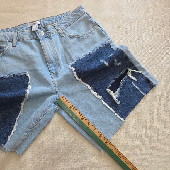 Forever 21 woman's unique 2 shaded jean shorts size 29 - Picture 3 of 4